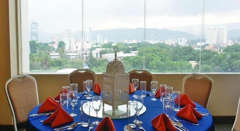 Azia Suites And Residences Cebu Exterior photo